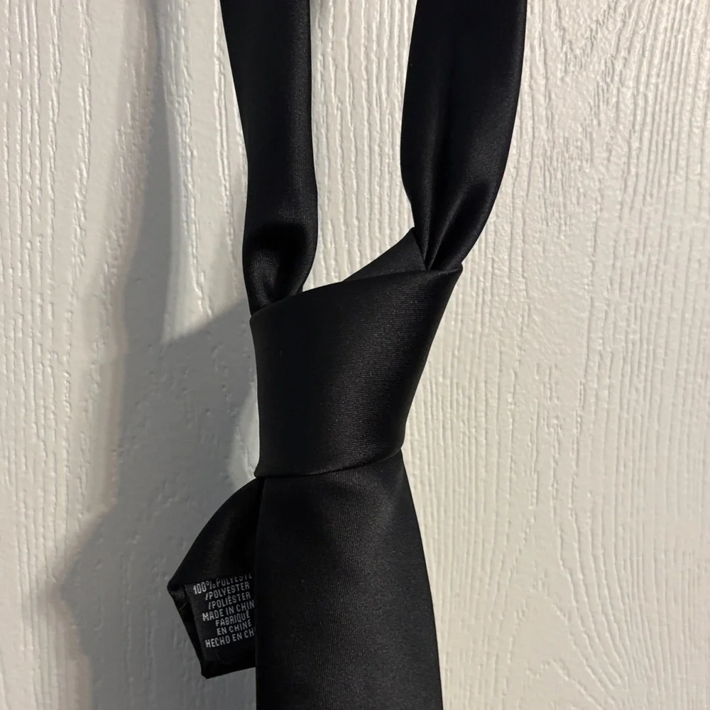 Perry Ellis Elegant Black Men's Tie